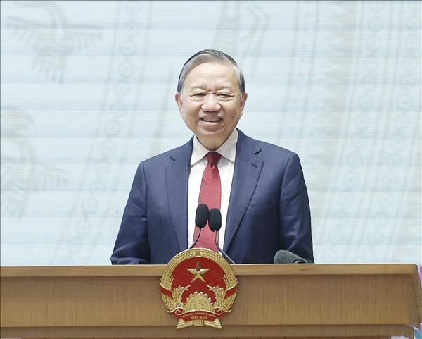 Party leader calls for decisive mindset shift from administration to development creation