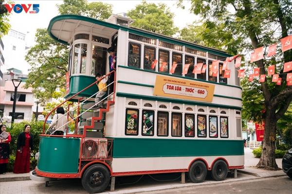 ຮ່າໂນ້ຍ ໄລຍະເກື້ອກູນຖືກວາດພາບຜ່ານລົດໄຟຟ້າເລກ 6