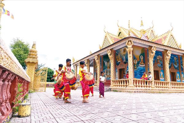 សិល្បៈរាំរបាំស្គរឆៃយ៉ាំដ៏វិសេសអស្ចារ្យរបស់ជនជាតិខ្មែរ