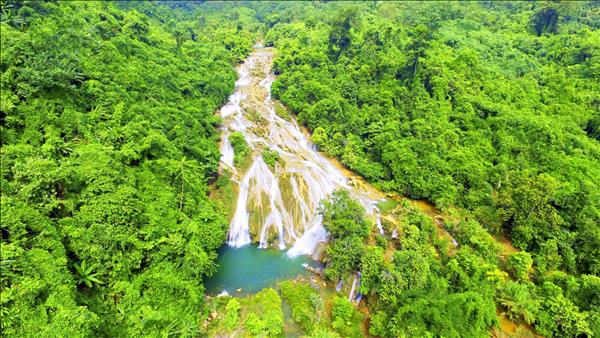 뚜옌꽝 반바 폭포에서 ‘산림욕과 비엣박 산림 경관 체험