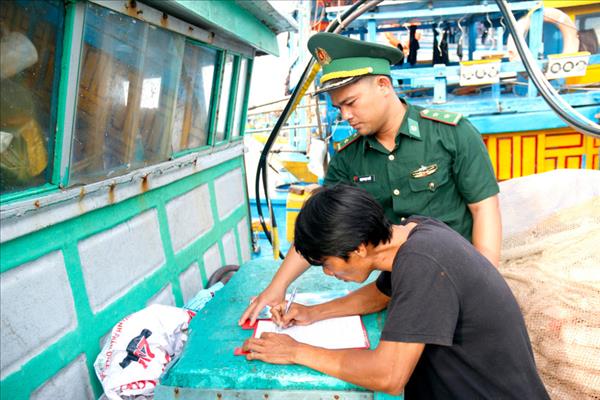 解除IUU黄牌警告：林同省严控渔船出港条件
