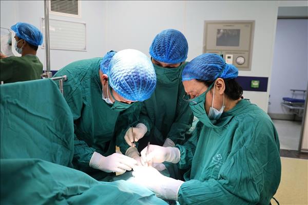 Can thiệp cắt phản xạ gân cơ sinh đôi giúp bệnh nhi phục hồi dáng đi