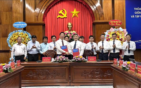 Đẩy mạnh chuyển đổi số toàn diện, tạo nền tảng phát triển bền vững