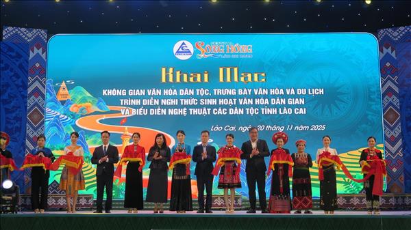 伝統衣装を通じて広がり、守られるパジ族の文化