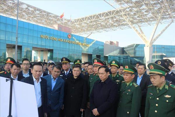 越南政府副总理裴青山：广宁省需抓紧完善智慧口岸方案