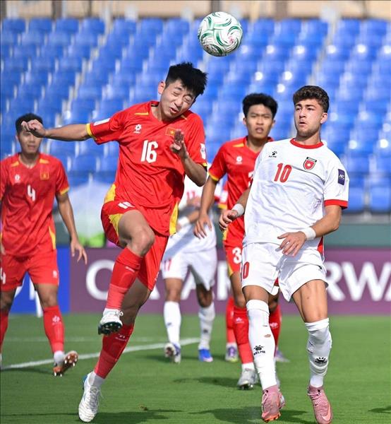 VCK U23 châu Á 2026: U23 Việt Nam tiến sát vòng knock-out sớm một lượt trận