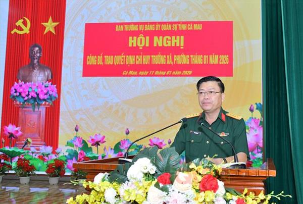 Trao quyết định điều động, bổ nhiệm Chỉ huy trưởng Ban Chỉ huy quân sự cấp xã