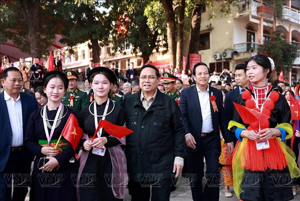Thủ tướng Phạm Minh Chính: Xây dựng trường học khu vực miền núi, đồng bào dân tộc để gieo chữ, giữ nước