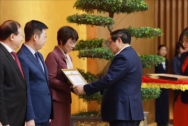 范明政总理：政府党委有效实施五大战略和三大突破