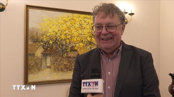 Des liens étroits avec le peuple renforcent le leadership du PCV