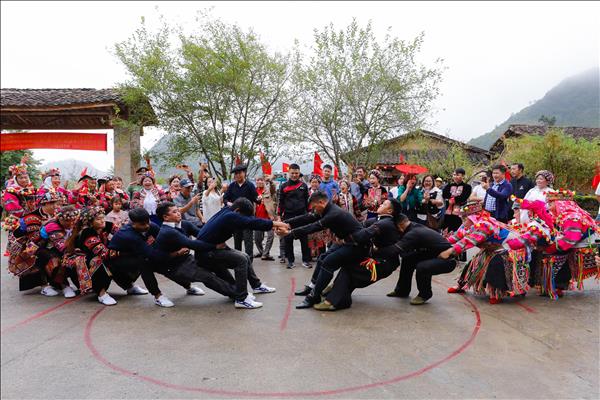 Vui nhộn với những trò chơi dân gian của người Lô Lô Chải