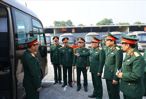 Defence official inspects transport preparations for 14th National Party Congress
