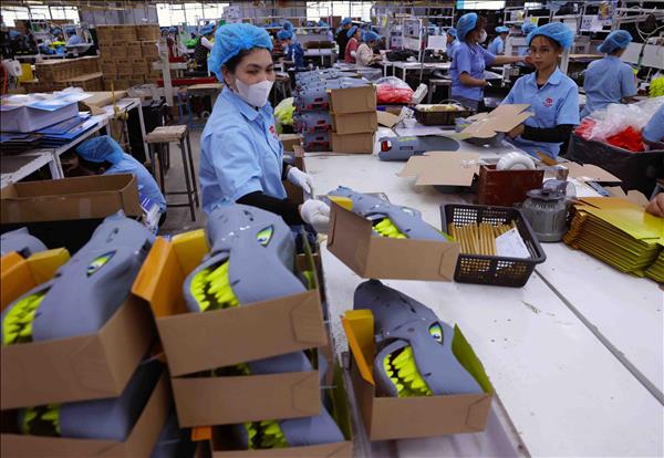 Việt Nam – Ví dụ điển hình của công thức thu hút FDI tại châu Á Download