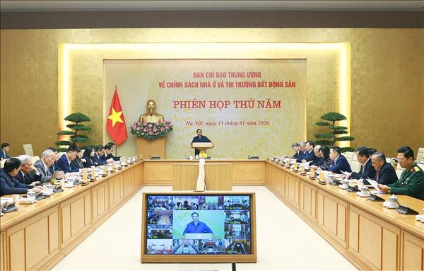 Le Premier ministre Pham Minh Chinh appelle à accélérer le développement des logements sociaux