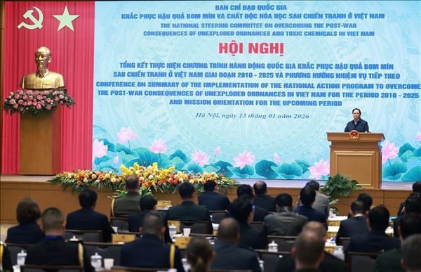 Le Premier ministre : achever le déminage des terres contaminées dici 2045