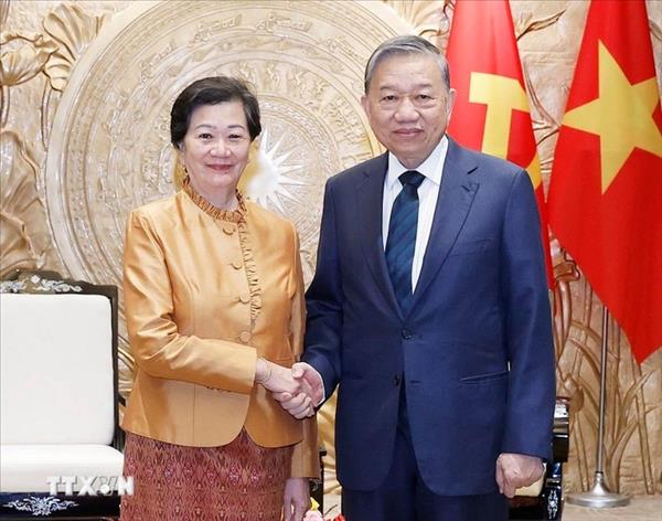 トー・ラム書記長 カンボジア大使の離任表敬受ける