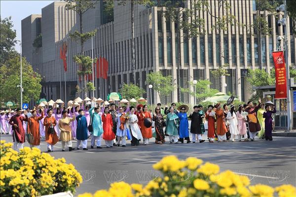 首都河内肩负先锋使命 将越共十四大愿景变为现实