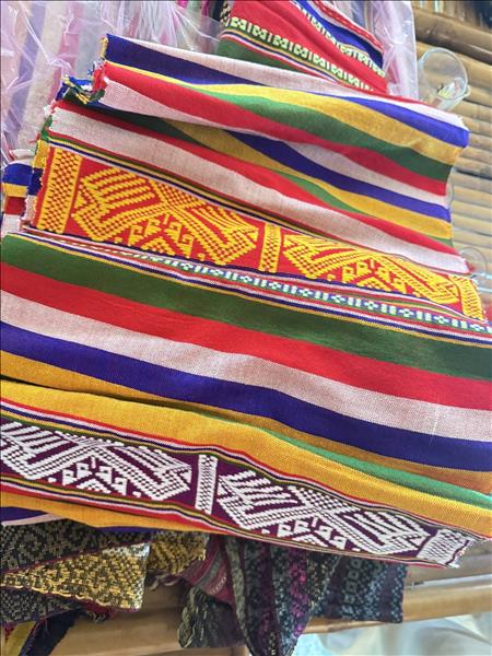 ຮັກສາຈິດວິນຍານຂອງແຜ່ນແພພື້ນເມືອງ ຢູ່ທ່າມກາງປ່າໃຫຍ່ ປູ່ລວງ