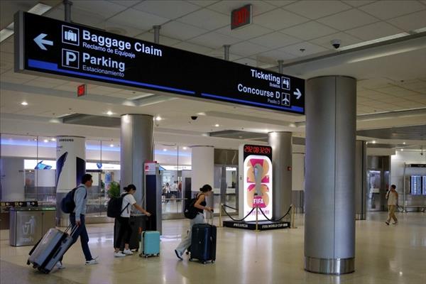 ອາ​ເມ​ລິ​ກາ ມີ​ແຜນ​ການ​ຢຸດ​ຕິ​ການ​ອອກວິ​ຊາ ໃຫ້​ແກ່ 75 ປະ​ເທດ