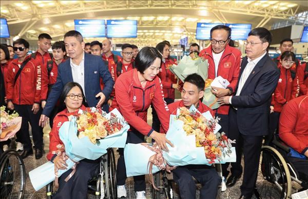 Đoàn Thể thao Người khuyết tật Việt Nam lên đường tham dự ASEAN Para Games 13 tại Thái Lan