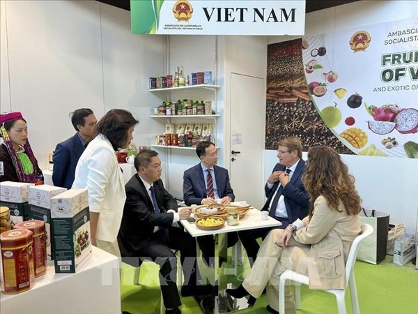 Economic diplomacy helps open markets for agricultural exports