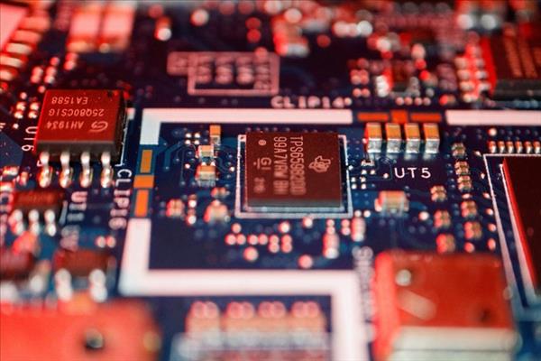米国、先端AI向け半導体の一部に25％の関税を課す
