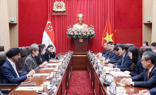 Le Vietnam et Singapour coopèrent sur la cybersécurité et la transformation numérique