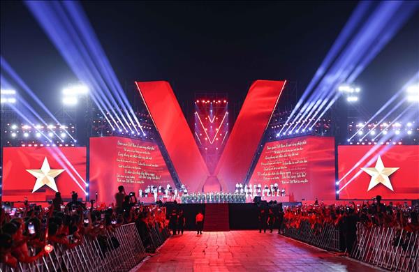 2025년: 눈부신 하이라이트의 해...영화·음악 등서 역량 과시