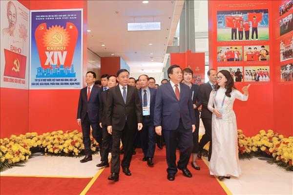 ‘당의 깃발 아래–베트남, 도약의 시대를 향해 나아가다 전시회 개최