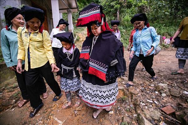 Nghi lễ cưới truyền thống của người Dao Tiền