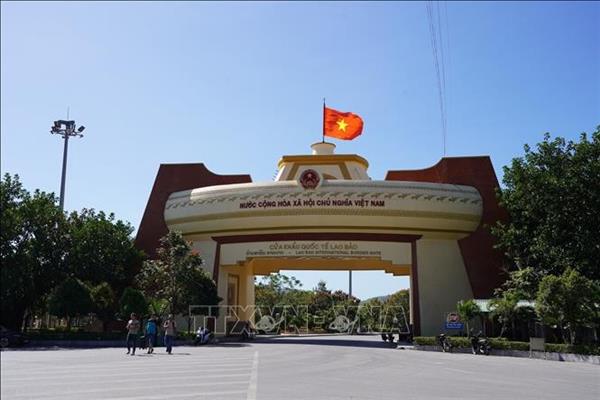 Impulsan comercio fronterizo y crecimiento regional en provincia central de Vietnam