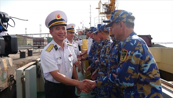 海軍第129旅団、テトにあたりチュオンサ諸島の軍民を訪問