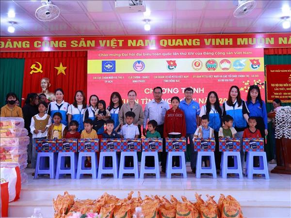 Tết sớm trên vùng biên giới Bù Gia Mập 