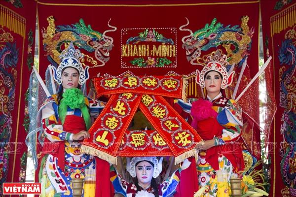 ມ່ວນຊື່ນກັບການສະແດງ ບ໋ອງໂຣ໊ຍ - ເດ້ຍນ່າງ ຢູ່ເຂດພາກໃຕ້