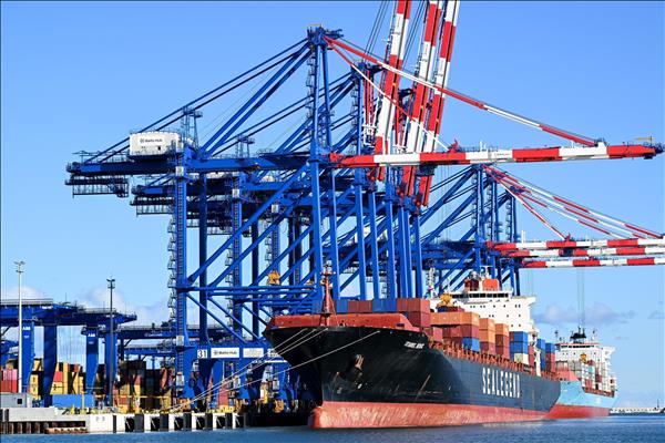 IMF nâng dự báo tăng trưởng kinh tế toàn cầu