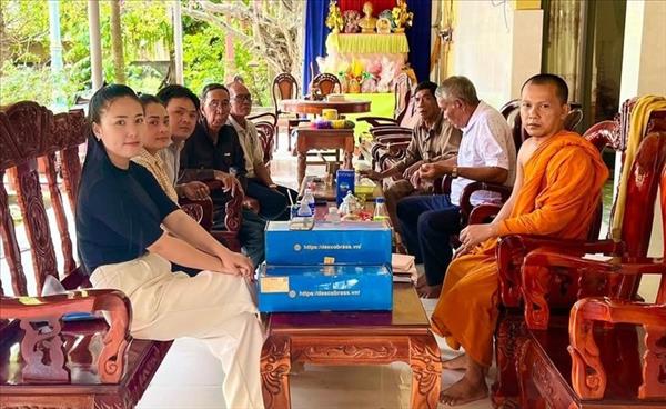 ປະຊາຊົນເຂດທົ່ວພຽງແມ່ນ້ຳຂອງທາງພາກໃຕ້ ຫວຽດນາມ ຕິດຕາມກອງປະຊຸມໃຫຍ່ຄັ້ງທີ 14 ຂອງພັກ