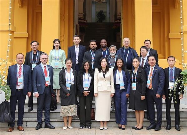 第14党大会：国際記者団に最良の取材環境を整備