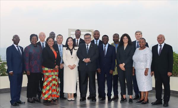 Deputy FM hosts non-resident ambassadors attending 14th National Party Congress