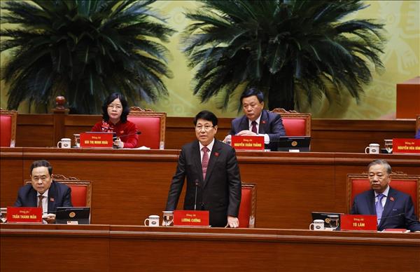 Plenary session discusses Party Congress documents