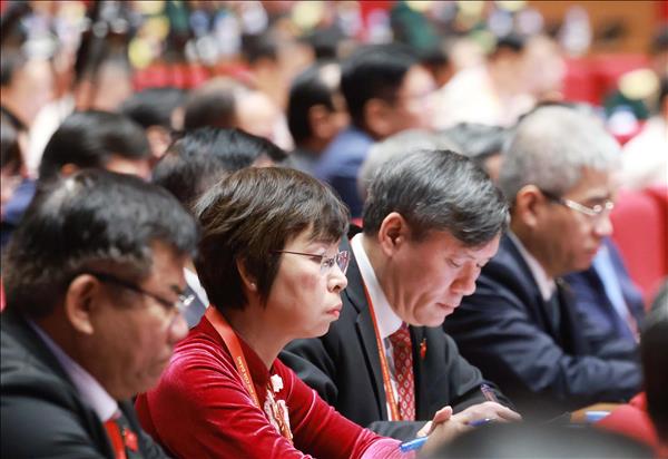 本日、第14回党大会代表が大会文書を討議