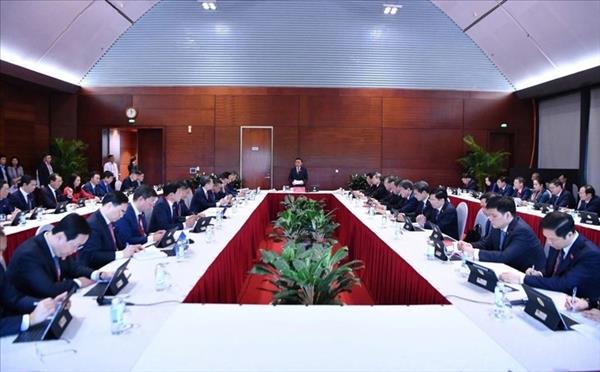 ວັນທີ 21 ມັງກອນ, ບັນດາຜູ້ແທນເຂົ້າຮ່ວມກອງປະຊຸມໃຫຍ່ຄັ້ງທີ XIV ຂອງພັກປຶກສາຫາລືບັນດາເອກະສານກອງປະຊຸມໃຫຍ່