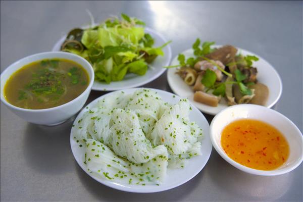 푸롱 (Phú Long)반허이 – 전통이 빚어낸 봄의 향기