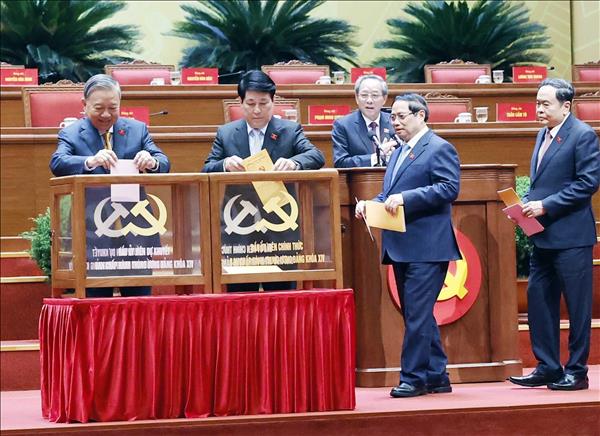 14th National Party Congress Elects 14th-tenure Party Central Committee