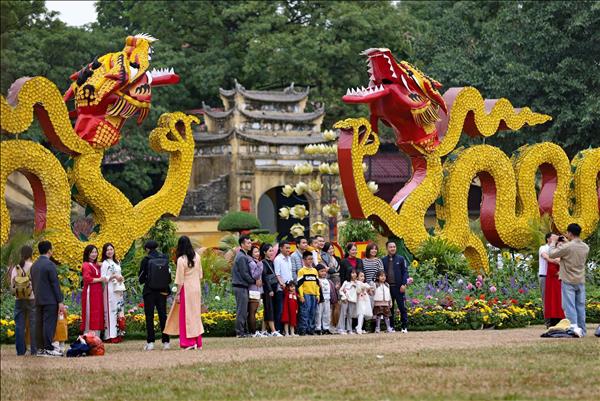 មជ្ឈមណ្ឌលអភិរក្សបេតិកភណ្ឌថាំង ឡុង-ហាណូយ រៀបចំសកម្មភាពជាច្រើនអបអរសាទរបុណ្យតេតឆ្នាំមមី អដ្ឋស័ក ២០២៦