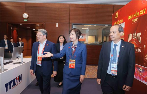 Prensa ofrece una cobertura oportuna y precisa del XIV Congreso Nacional del Partido