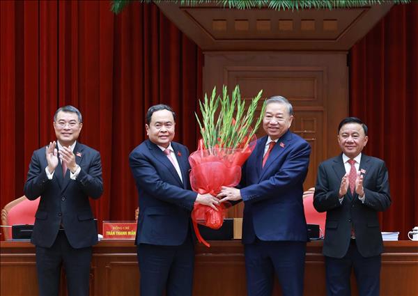 14th Party Central Committee unanimously elects To Lam as General Secretary