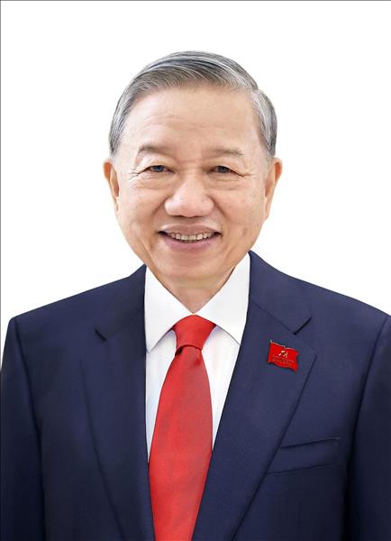 トー・ラム書記長 第14期ベトナム共産党中央委員会の書記長に再選