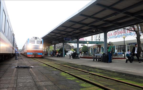 Báo Pháp: Du lịch xuyên Việt bằng tàu hỏa hạng sang  Chuyến tàu tốc hành Phương Đông của châu Á