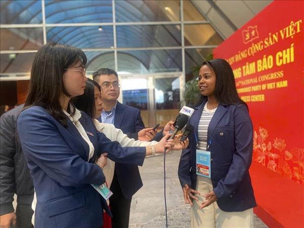 Les amis internationaux confiants dans lessor du Vietnam dans la nouvelle ère