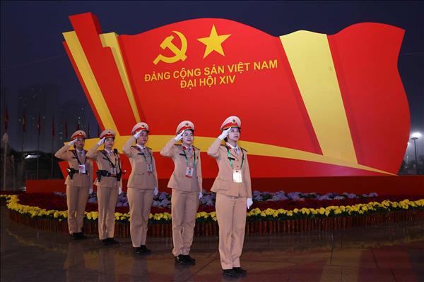 Cảnh sát giao thông bảo đảm tuyệt đối an toàn giao thông phục vụ Đại hội đại biểu toàn quốc lần thứ XIV của Đảng